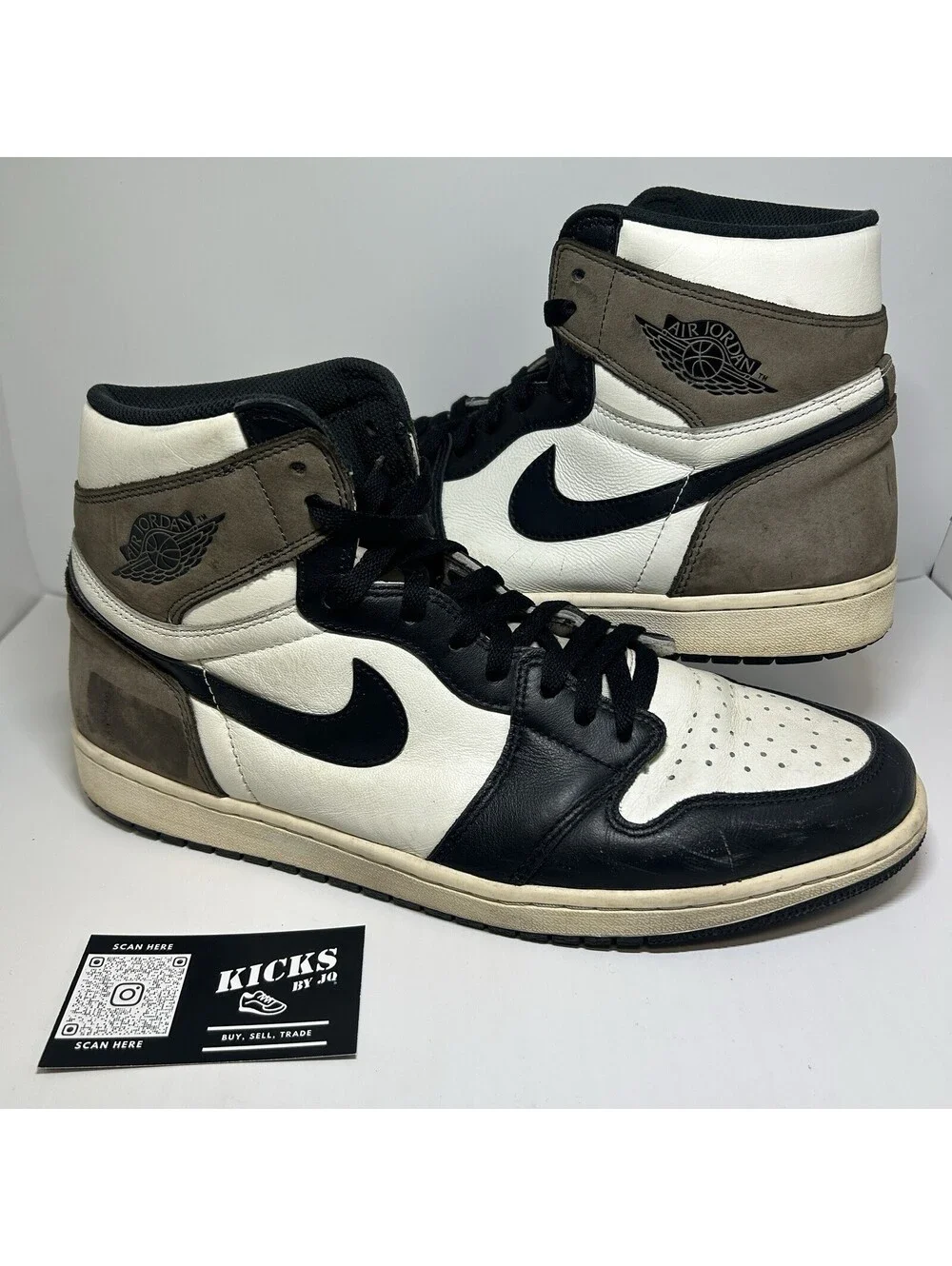 Air Jordan 1 Retro High Dark Mocha - Size 13 - (555088-105)